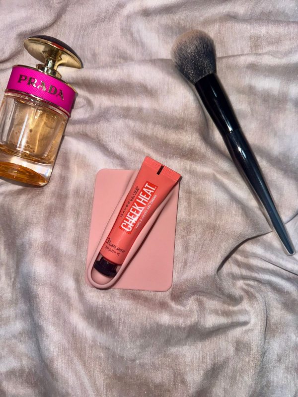 Adhesive Lip Balm Case8