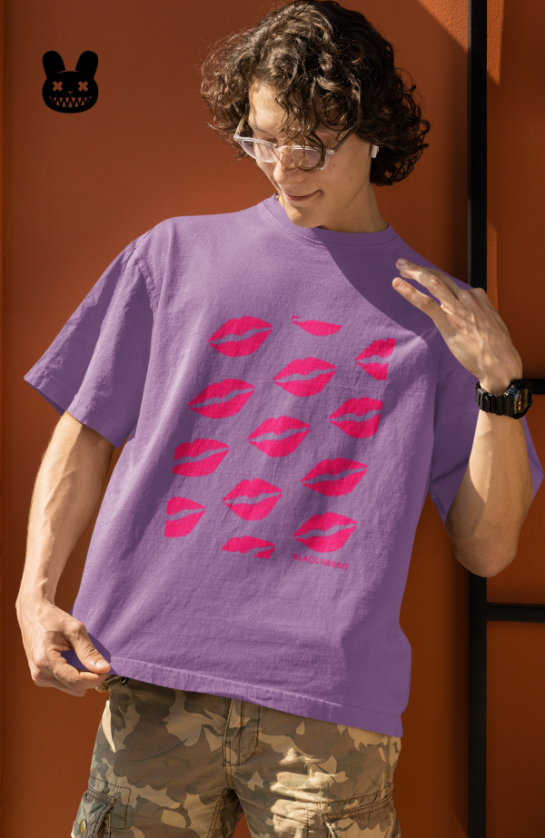 KISSES MARK UNISEX OVERSIZED TSHIRT